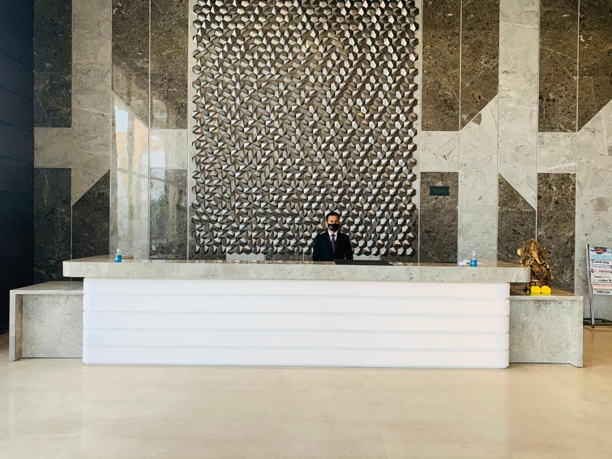 Shahjahanpur The Grand Arc Hotel & Convention Centre מראה חיצוני תמונה