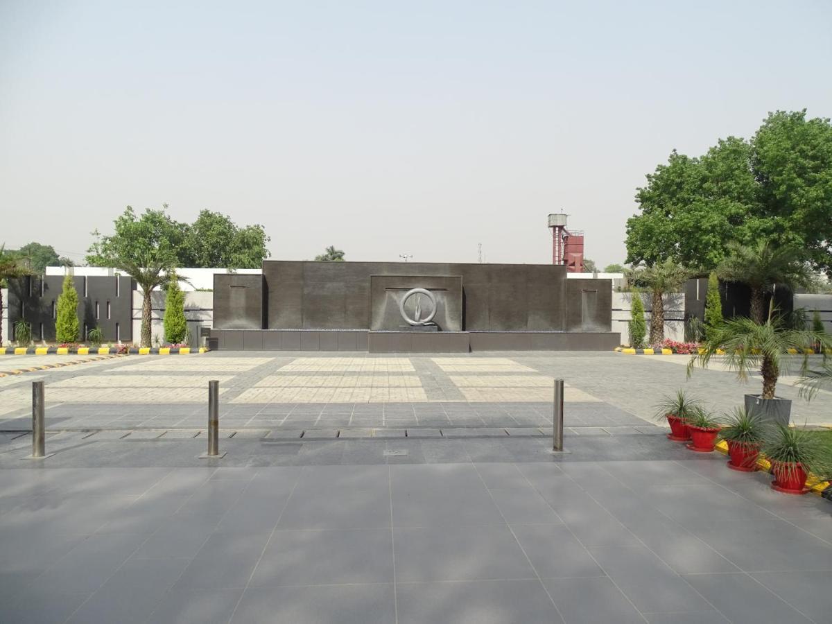 Shahjahanpur The Grand Arc Hotel & Convention Centre מראה חיצוני תמונה