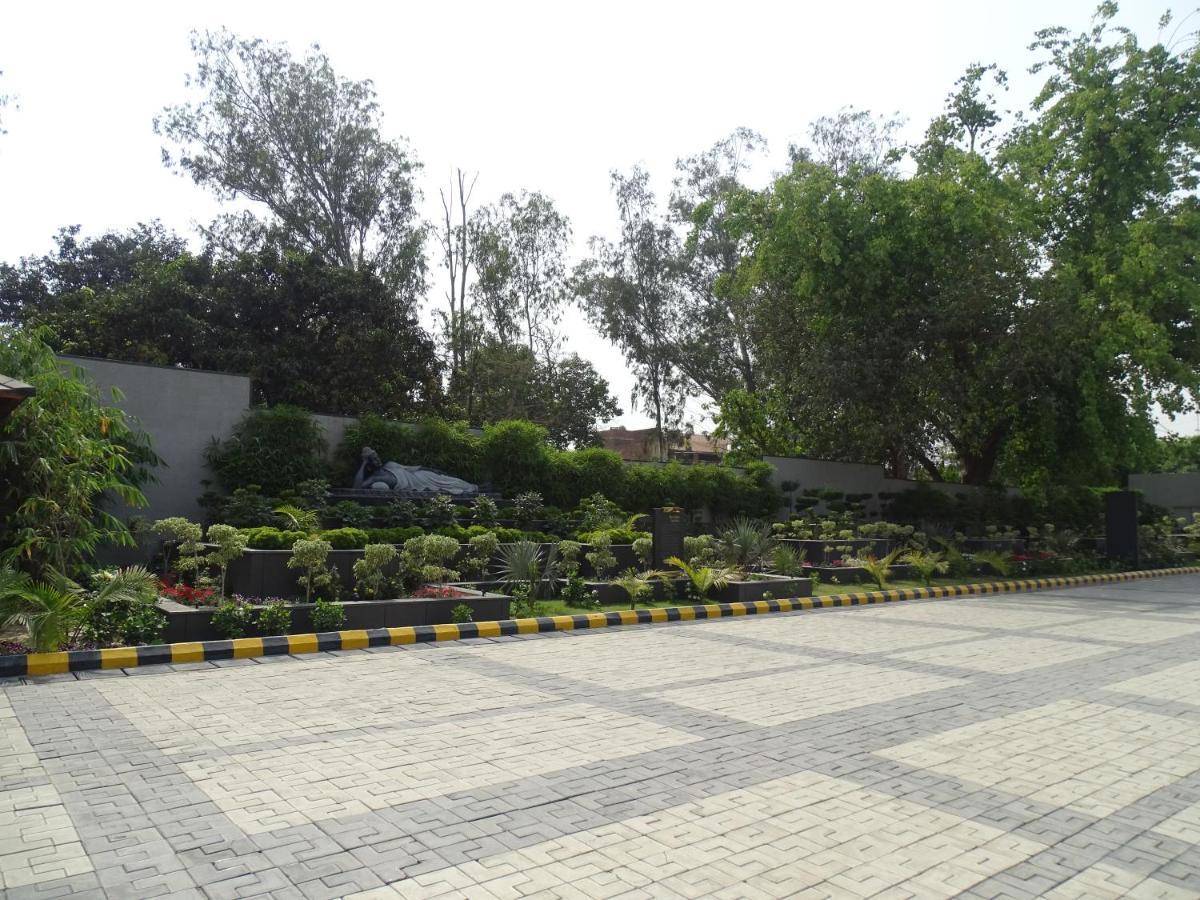Shahjahanpur The Grand Arc Hotel & Convention Centre מראה חיצוני תמונה