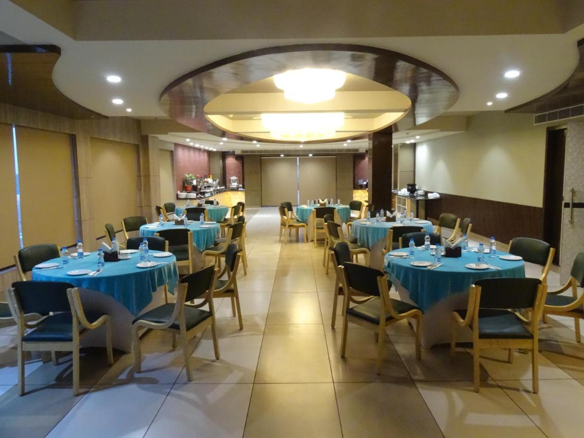 Shahjahanpur The Grand Arc Hotel & Convention Centre מראה חיצוני תמונה