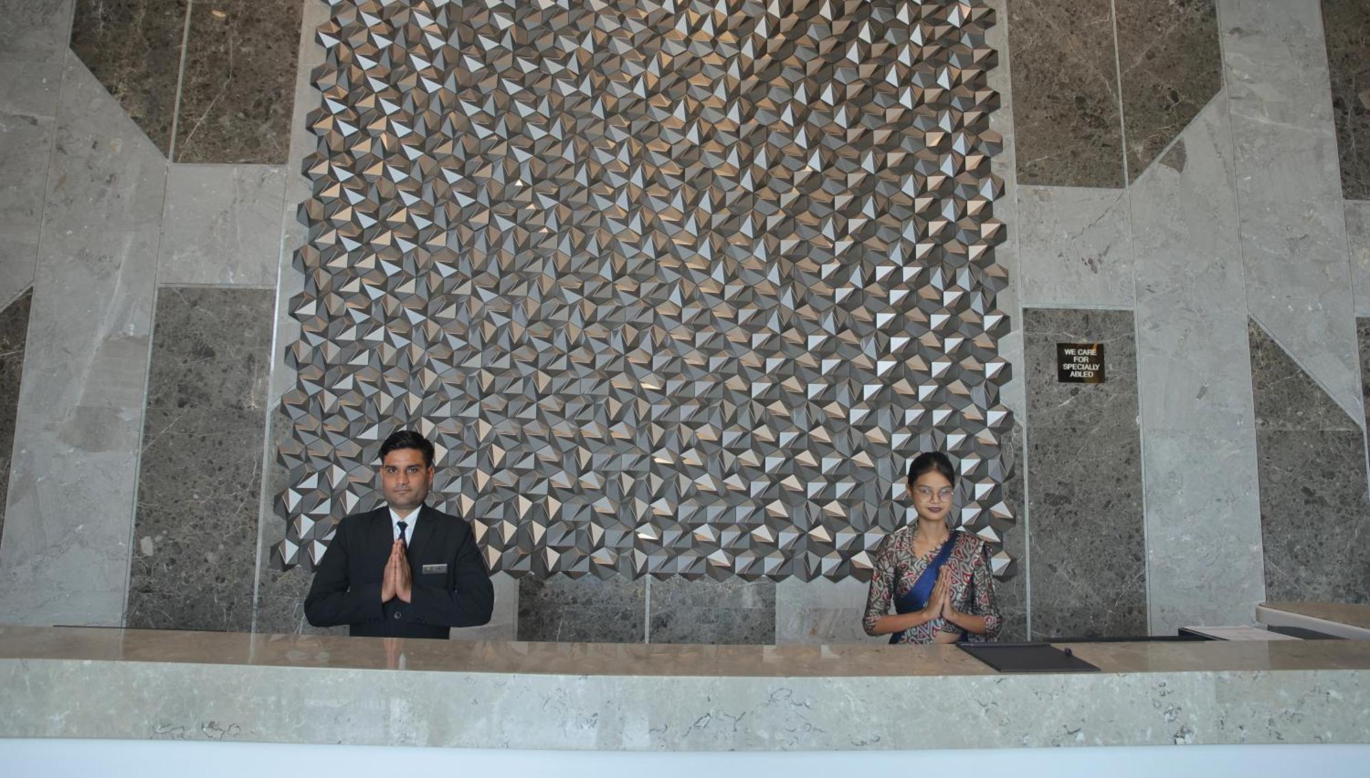 Shahjahanpur The Grand Arc Hotel & Convention Centre מראה חיצוני תמונה